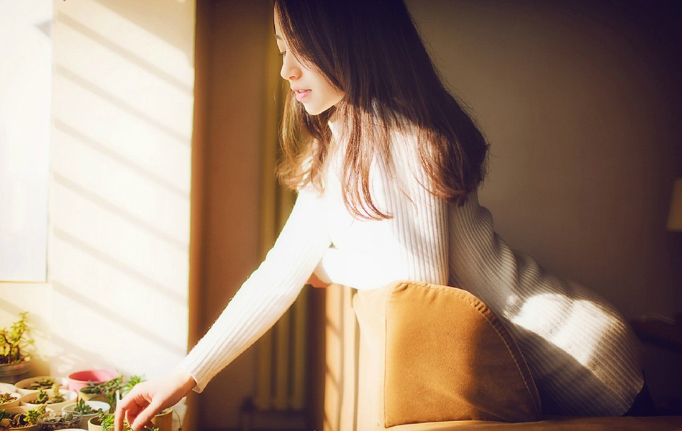 “这就有点儿荒唐了吧，老先生，就算为财，也不该编造这种东西。”孟达摸索着下巴，心中有些埋怨刘璝，粗人一个，连尾巴都扫不干净。